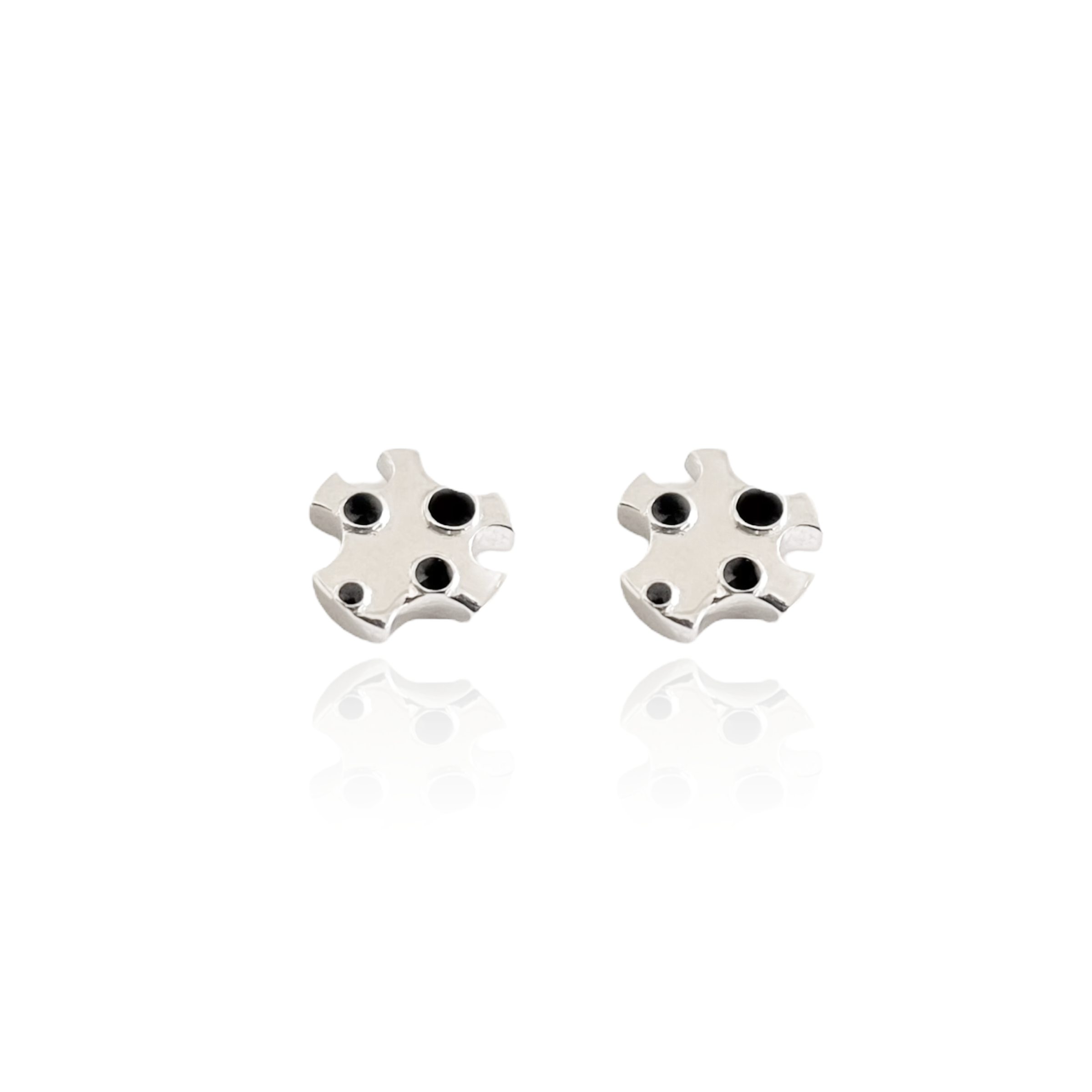 DOTTED STUD - ENAMEL